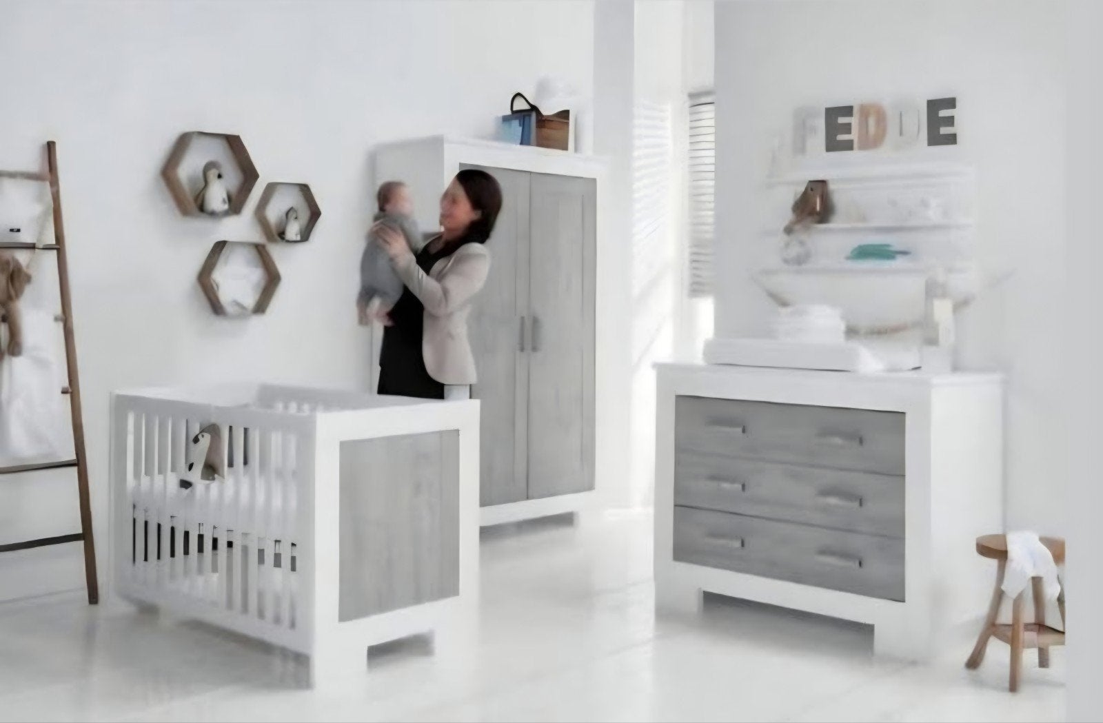 Complete Babykamer Lucca: Commode, Kast en Ledikant, Kinderen en Baby's, Kinderkamer | Complete kinderkamers, Ophalen, Zo goed als nieuw