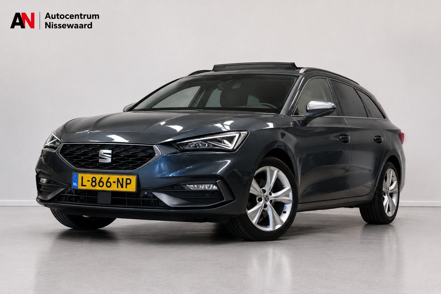 Seat Leon Sportstourer 1.5 eTSI FR Business Intense |Panoram, Auto's, Seat, 4 cilinders, Leon, Leder en Stof, Origineel Nederlands