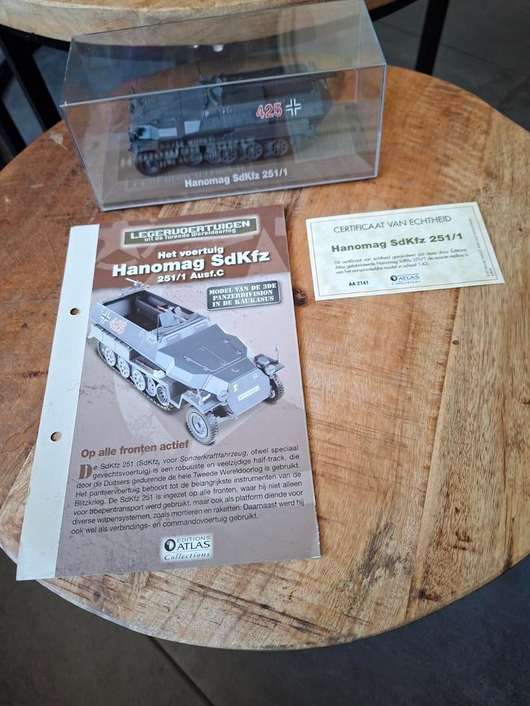 Hanomag Sd.Kfz. 251/1 Schaalmodel 1:43 - 3e Panzerdivision, Ophalen of Verzenden, Zo goed als nieuw