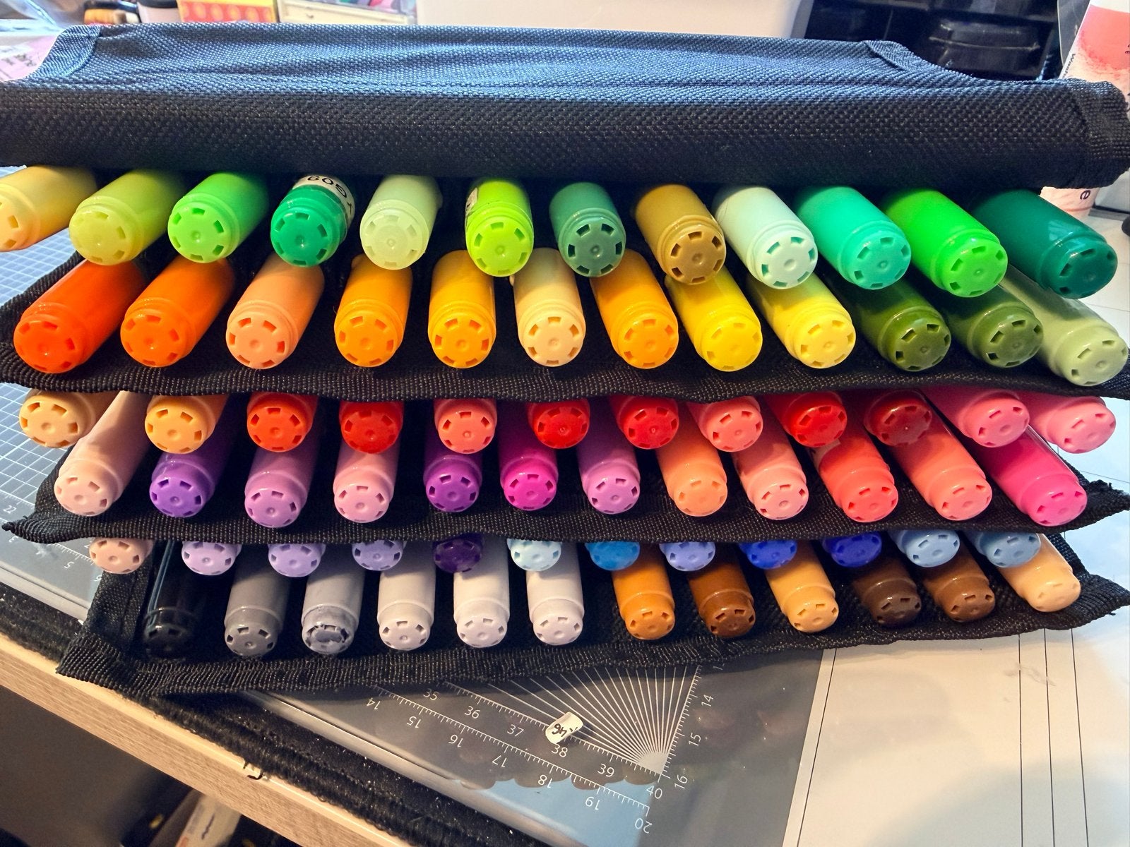 Copic Marker Set - Uitgebreide Collectie in Handige Etui, Ophalen of Verzenden, Gebruikt, Potlood of Stift