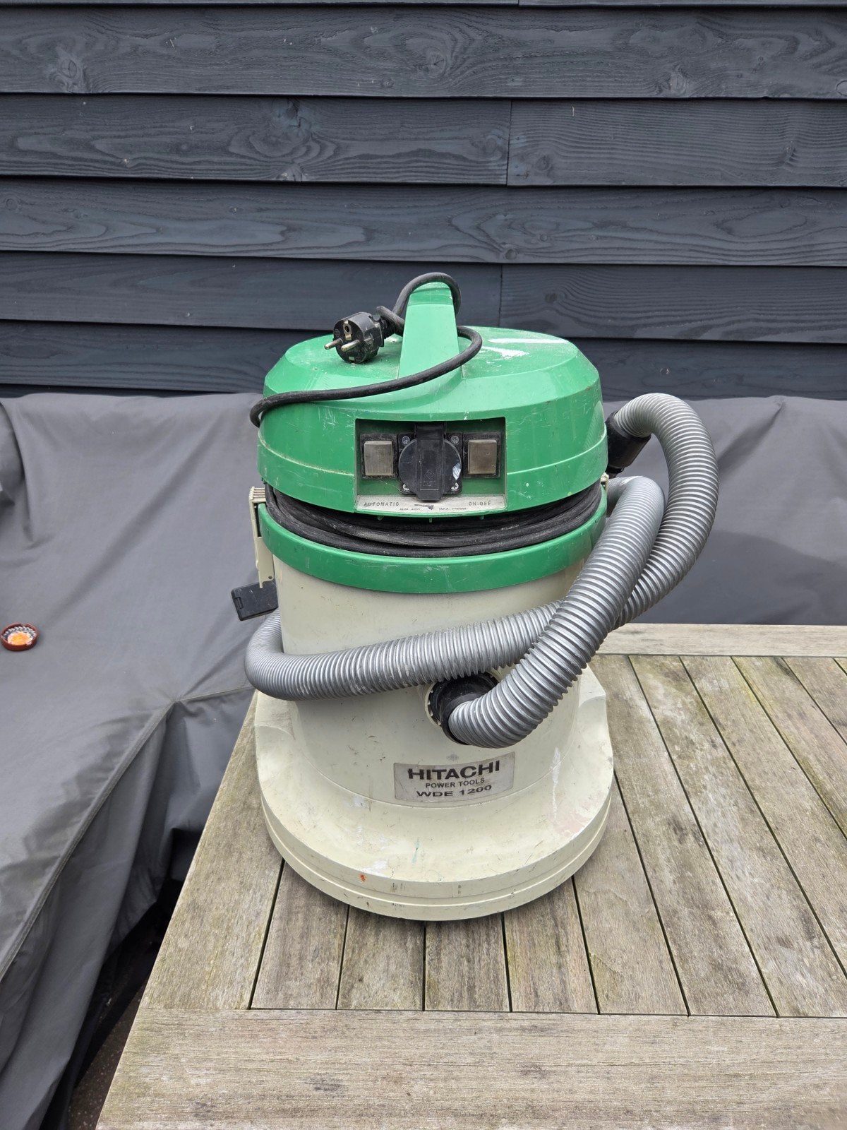 Hitachi WDE 1200 Industriële Stofzuiger, Ophalen, Inclusief accessoires, Gebruikt, Industriële stofzuiger