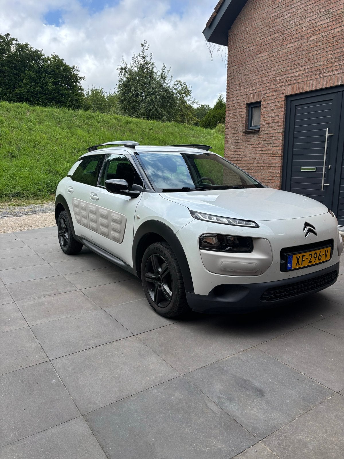 Citroën C4 Cactus Puretech 82pk 2016 Wit, Auto's, Voorwielaandrijving, Stof, 31 €/maand, 1199 cc