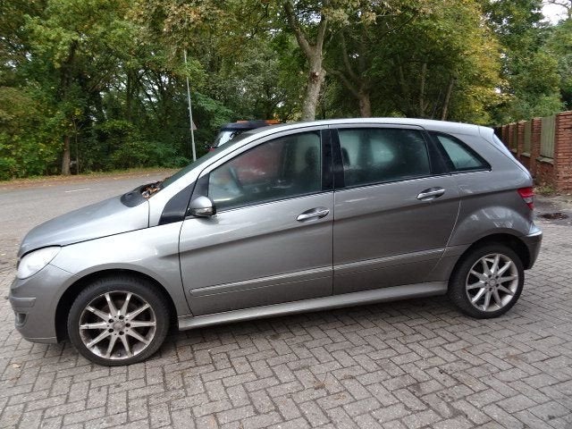 Mercedes B 200 CDI bj 2007 TYP 245 AUT voor demontage., Gebruikt, -, Ophalen of Verzenden, -