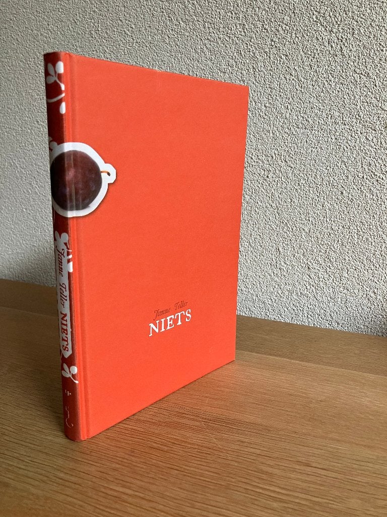 NIETS (Janne Teller) bekroond kinderboek 1e druk 2010., Janne Teller, Ophalen of Verzenden, Zo goed als nieuw, Fictie