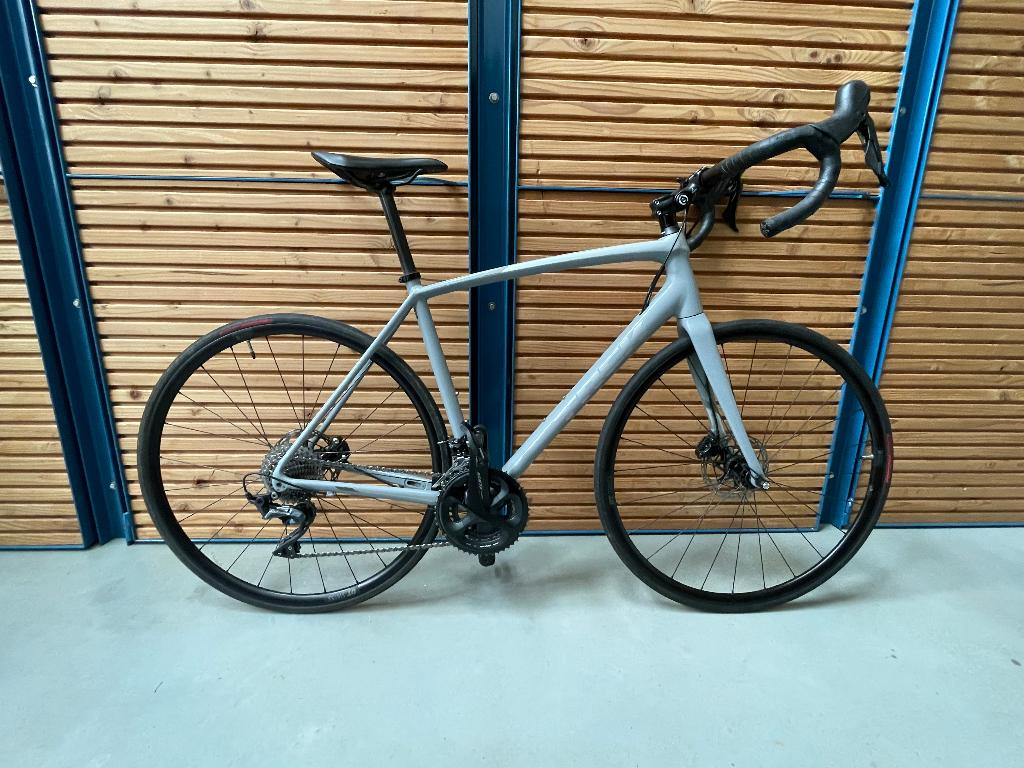 Trek Émonda ALR 5 met upgrade: Ultegra + DT Swiss R470 52cm, 28 inch, Heren, Aluminium, 49 tot 53 cm