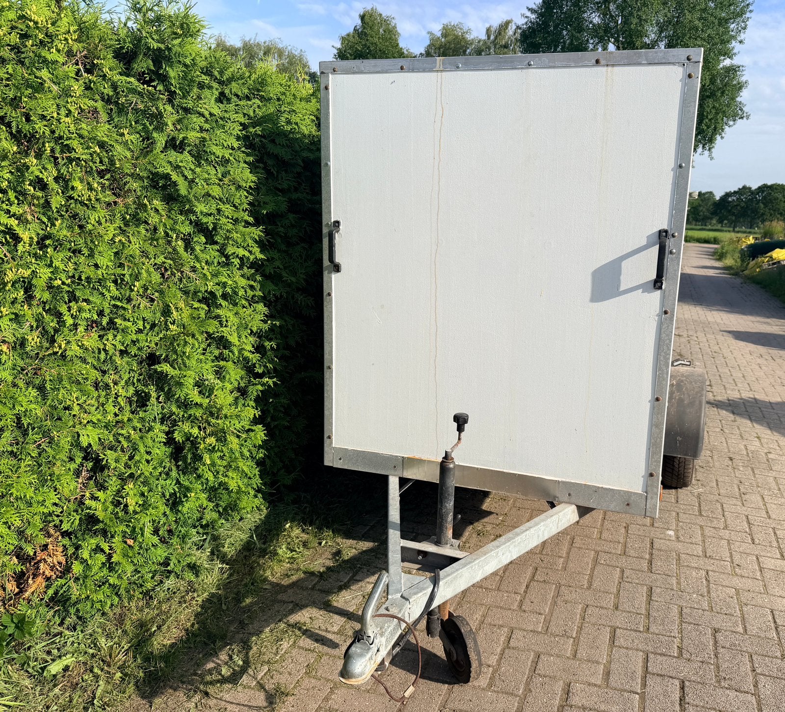 Gesloten aanhanger 750kg, Ophalen, Zo goed als nieuw