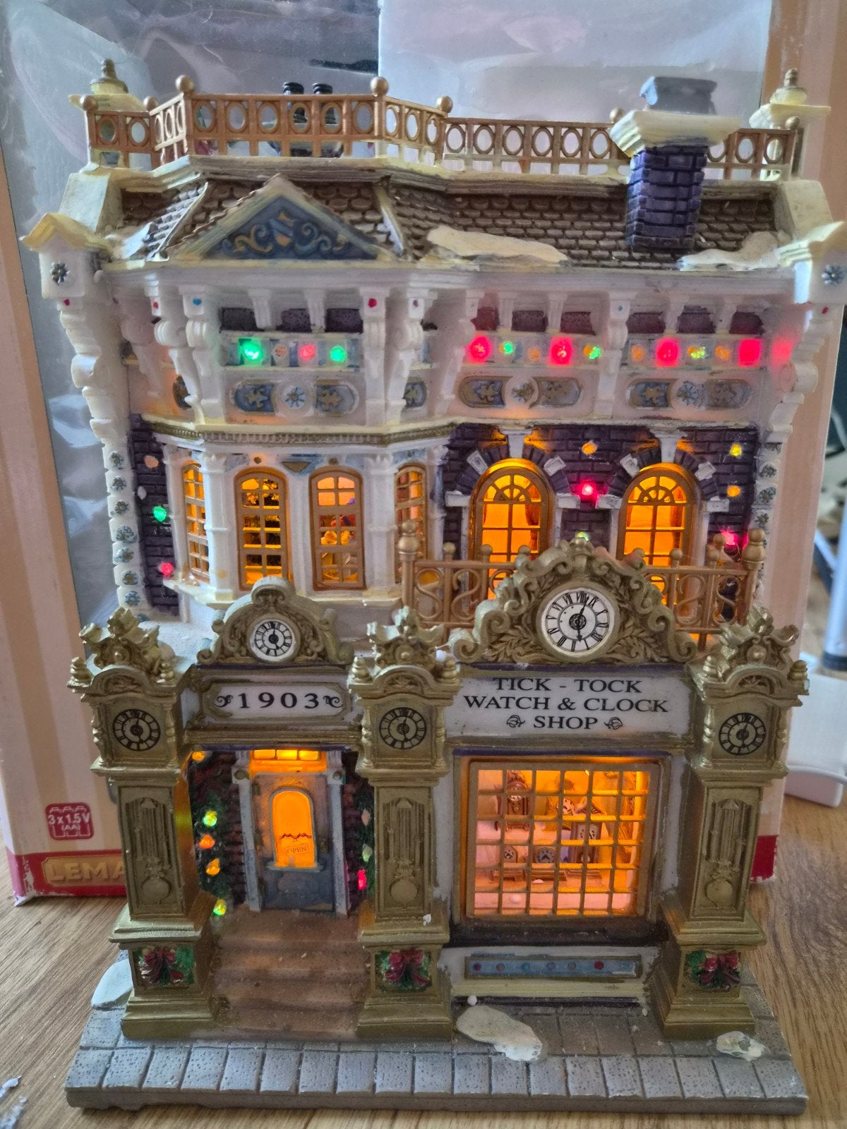 Lemax Tick Tock Clock and Watch shop, Diversen, Kerst, Ophalen of Verzenden, Zo goed als nieuw