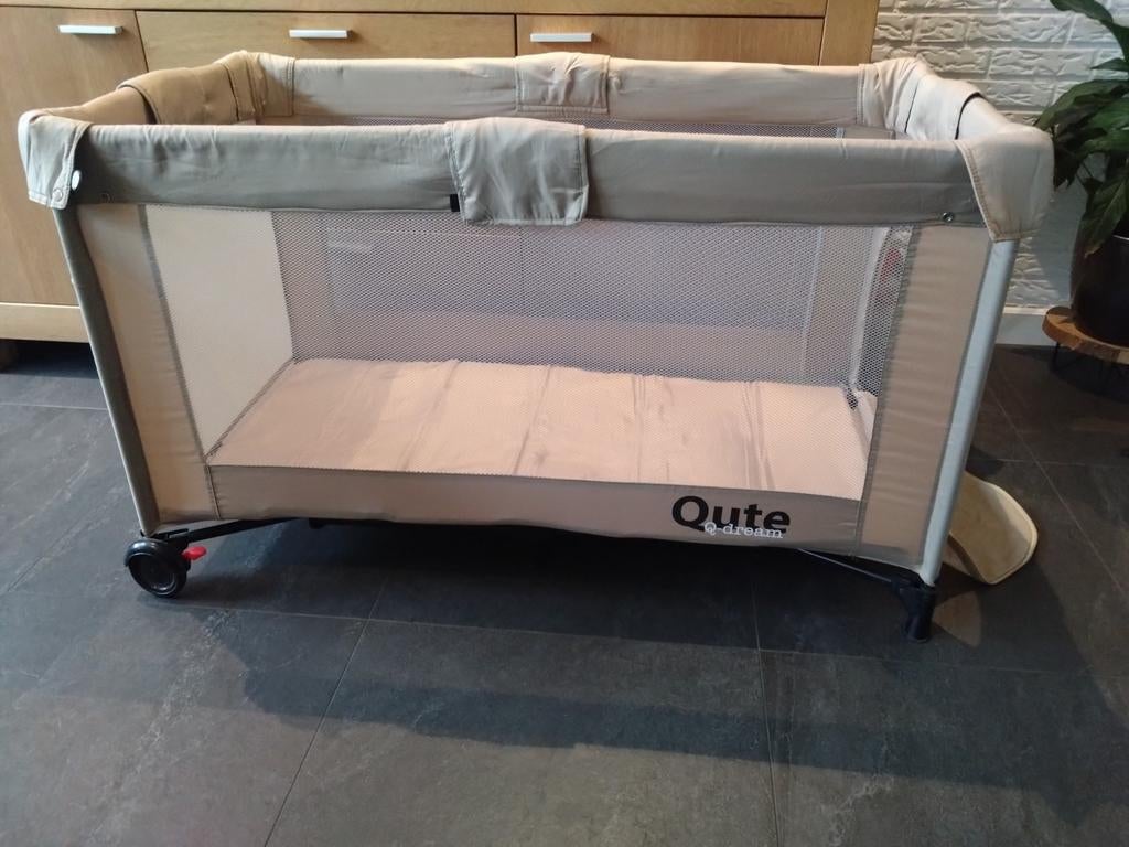 Qute Q-dream campingbedje beige met matras, Ophalen, Gebruikt, 70 tot 85 cm, 140 tot 160 cm