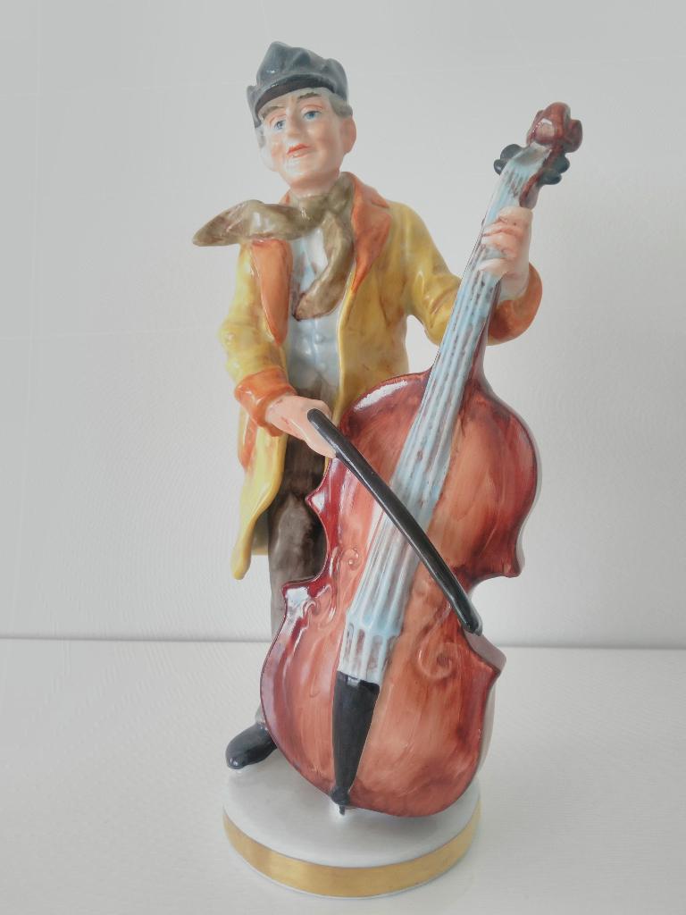 Foreign gemerkt beeldje ca.18x6x5cm, Ophalen