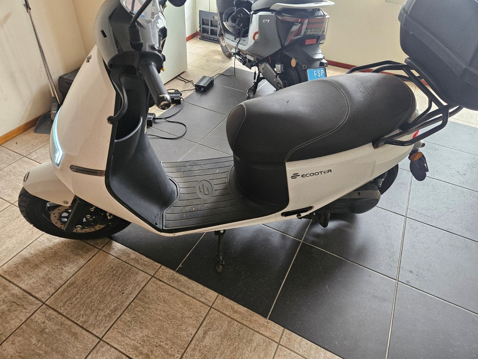 Witte E-cooter E2 Elektrische scooter, Fietsen en Brommers, Scooters | Overige merken, Gebruikt, Elektrisch, Ophalen of Verzenden