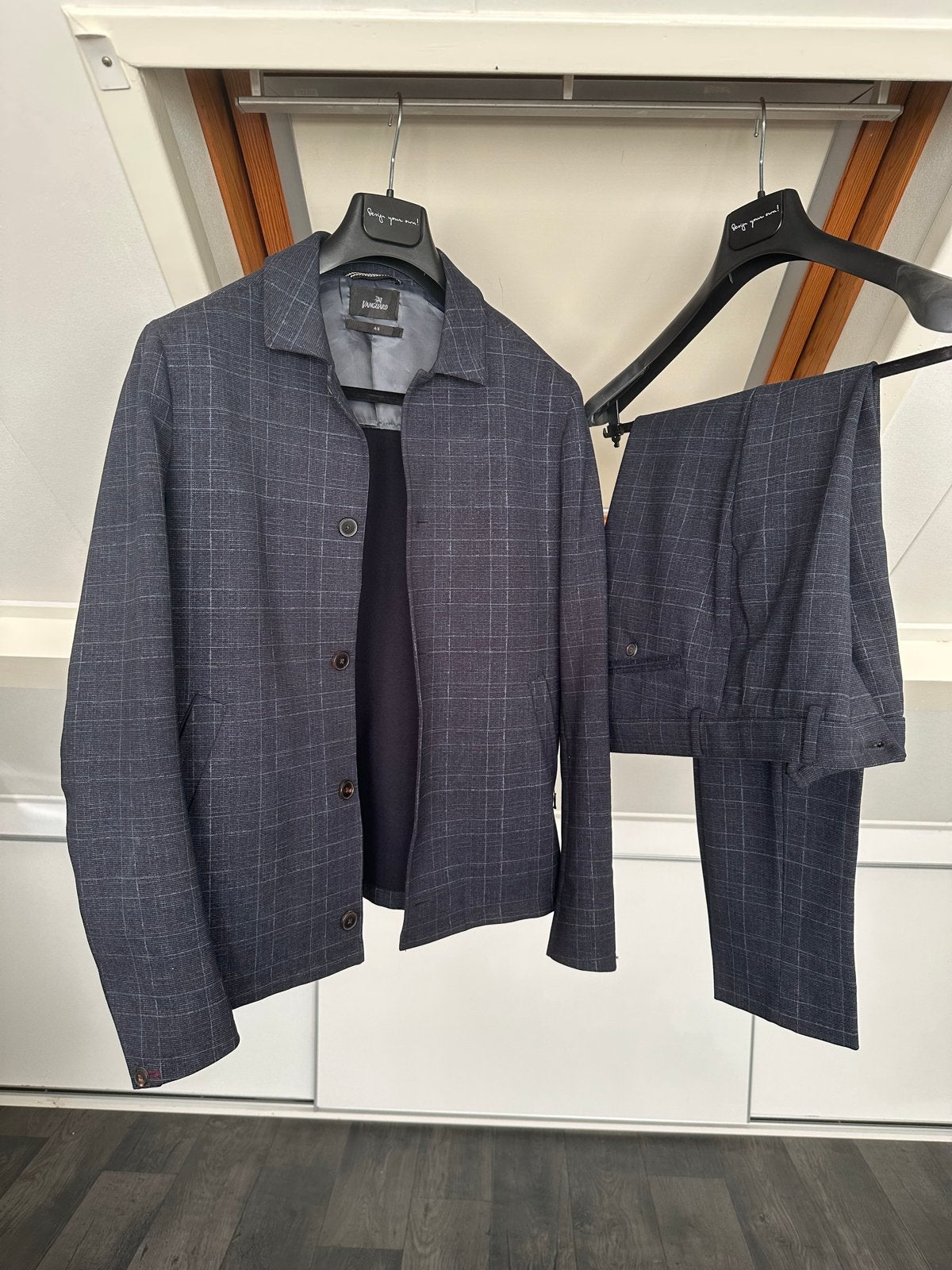 Vanguard Pak - Donkerblauw Geruit - Colbert 48, Broek 32/32, Kleding | Heren, Kostuums en Colberts, Verzenden, Zo goed als nieuw