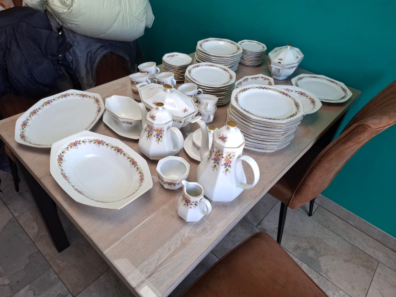 Compleet porselein servies van Schirnding Bavaria, Ophalen