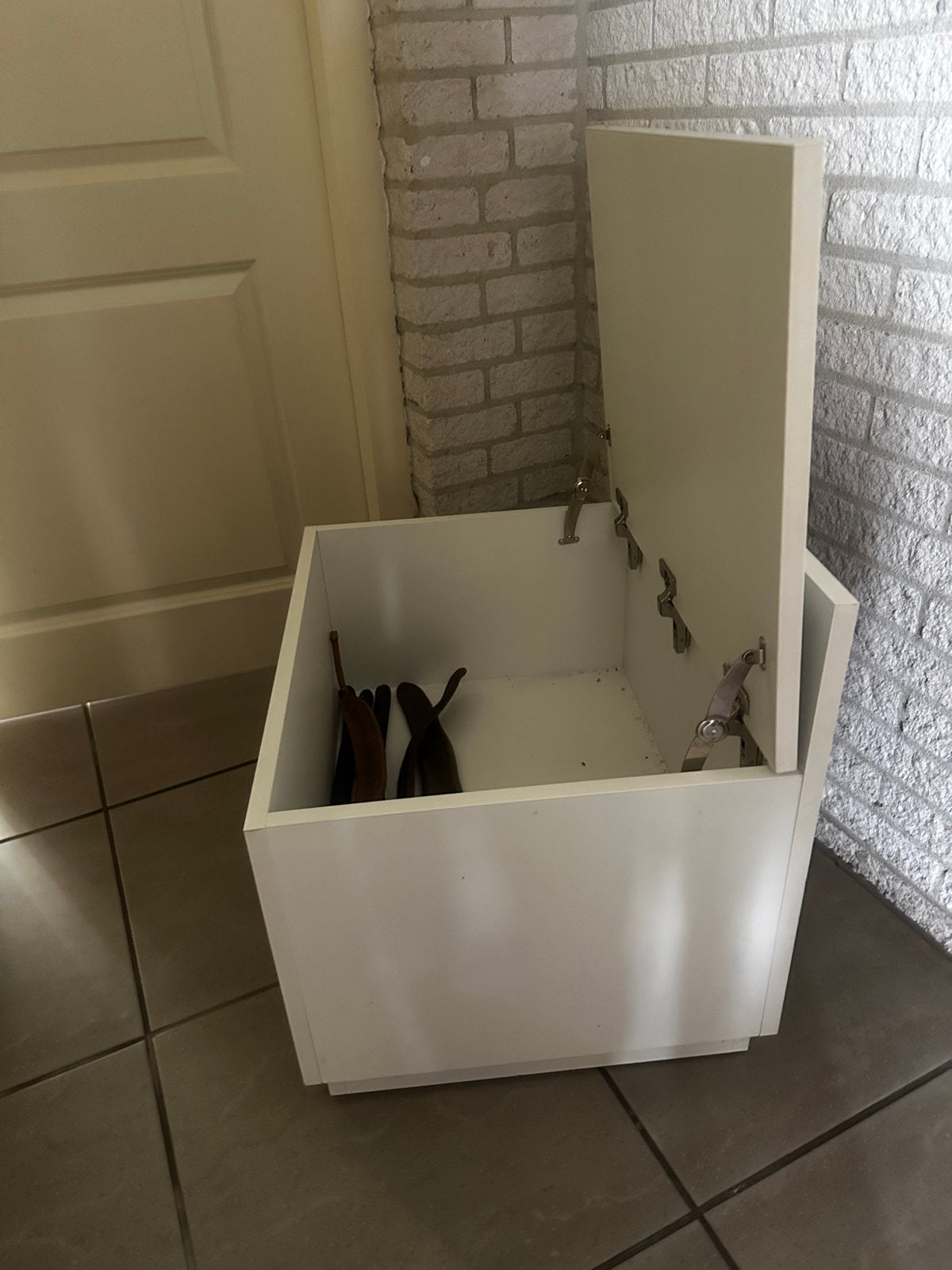 Witte opbergkist / schoenenbankje met klep, Ophalen, 50 – 75, Zo goed als nieuw, 50 tot 75 cm