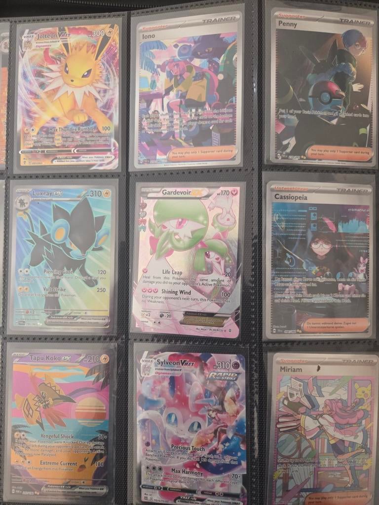 Pokémon kaarten Jolteon VMAX, Iono, Gardevoir, Sylveon VMAX, Ophalen of Verzenden, Zo goed als nieuw, Meerdere kaarten