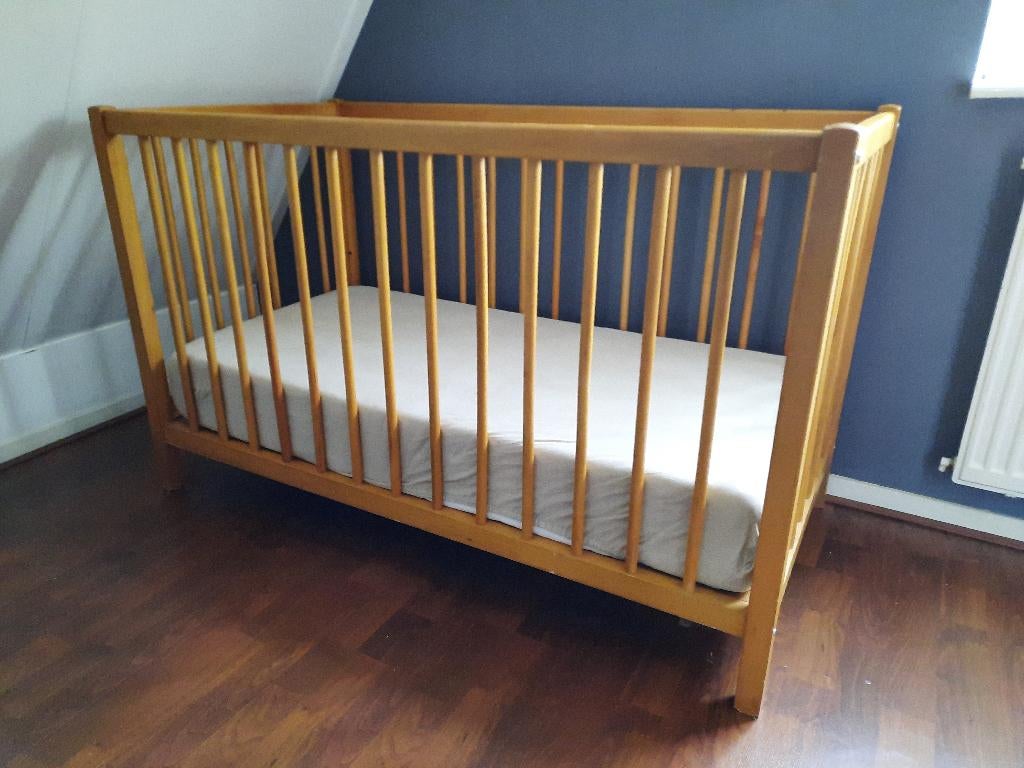Houten kinderledikantje, Ophalen, Gebruikt, Ledikant