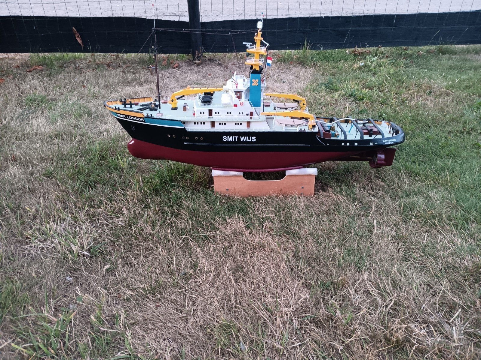 Prachtig Smit London sleepboot, verlichtingen, rc varend, Ophalen, Zo goed als nieuw