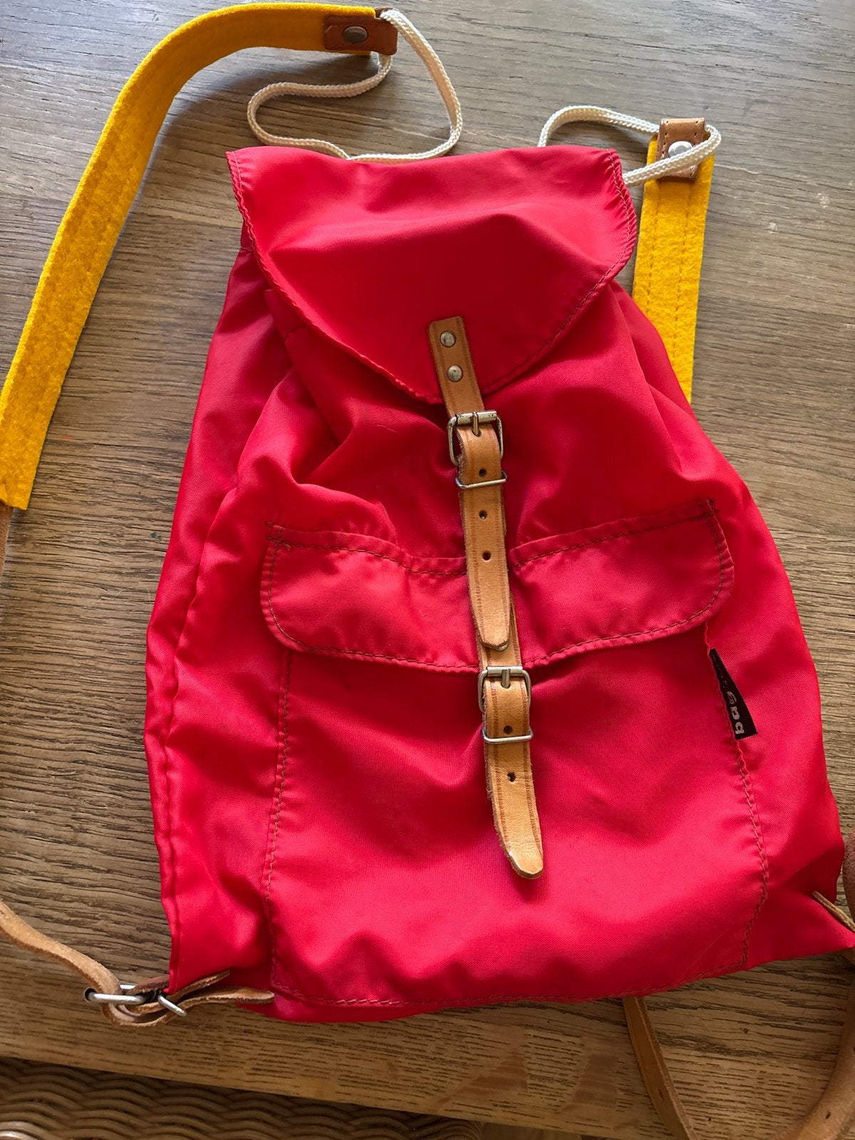 Vintage Rode Rugzak - BagSac, Overige merken, Gebruikt, 25 tot 40 cm, Ophalen of Verzenden