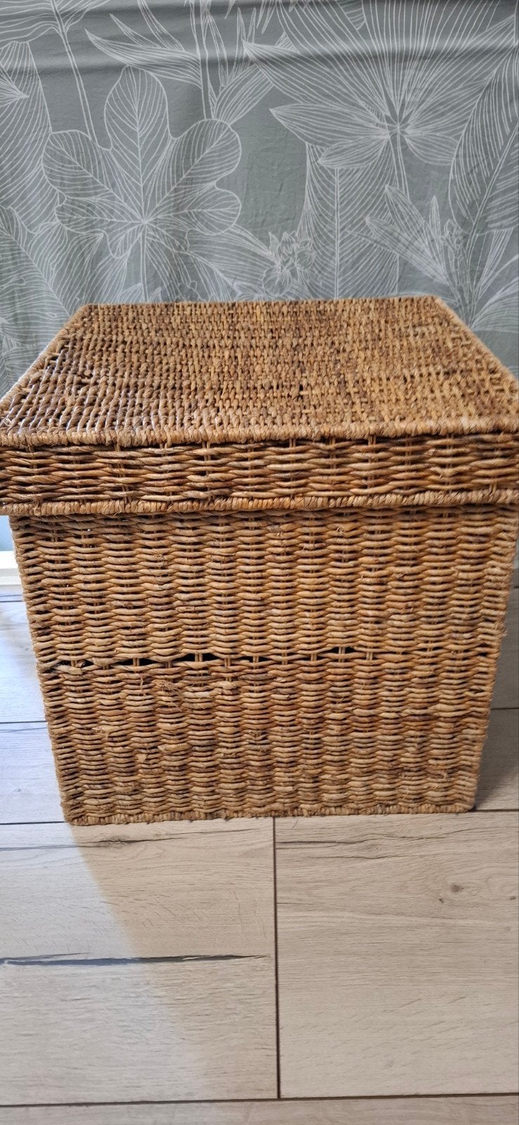 Grote gevlochten mand 55x55x55 cm - Ideaal voor opbergen, Huis en Inrichting, Woonaccessoires | Kisten, Ophalen, Gebruikt, 50 tot 100 cm