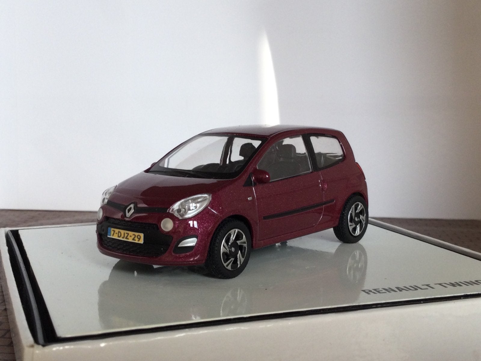 Renault Twingo Phase 2 Purple 2014 Facelift 1:43 Norev, Ophalen of Verzenden, Nieuw, Auto, Norev