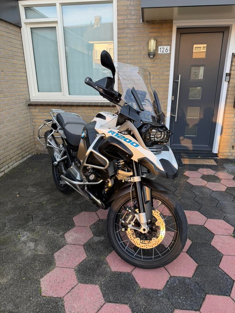 BMW R 1200 GS ADVENTURE ABS-ASC-ESA-AKRAPOVIC-QUICKSHIFTER, 2 cilinders, Particulier, Meer dan 35 kW, Toermotor