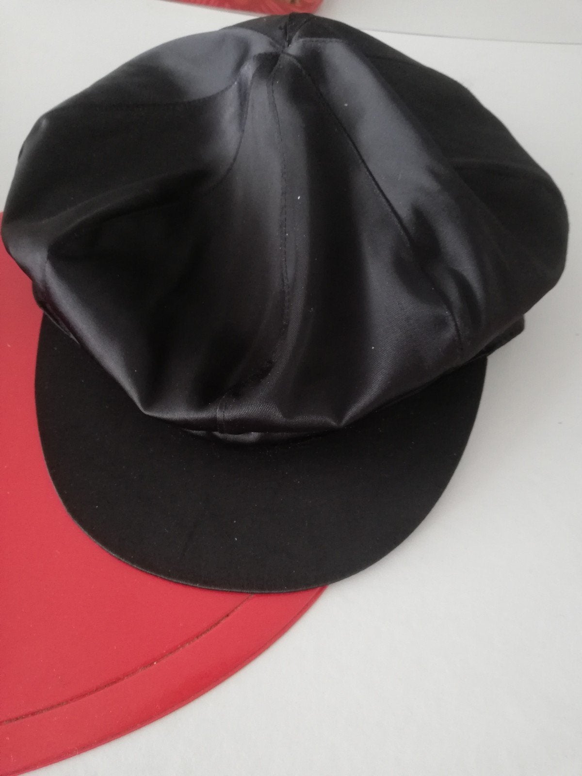 Nieuwe Zwarte glanspet, Ophalen of Verzenden, Nieuw, One size fits all
