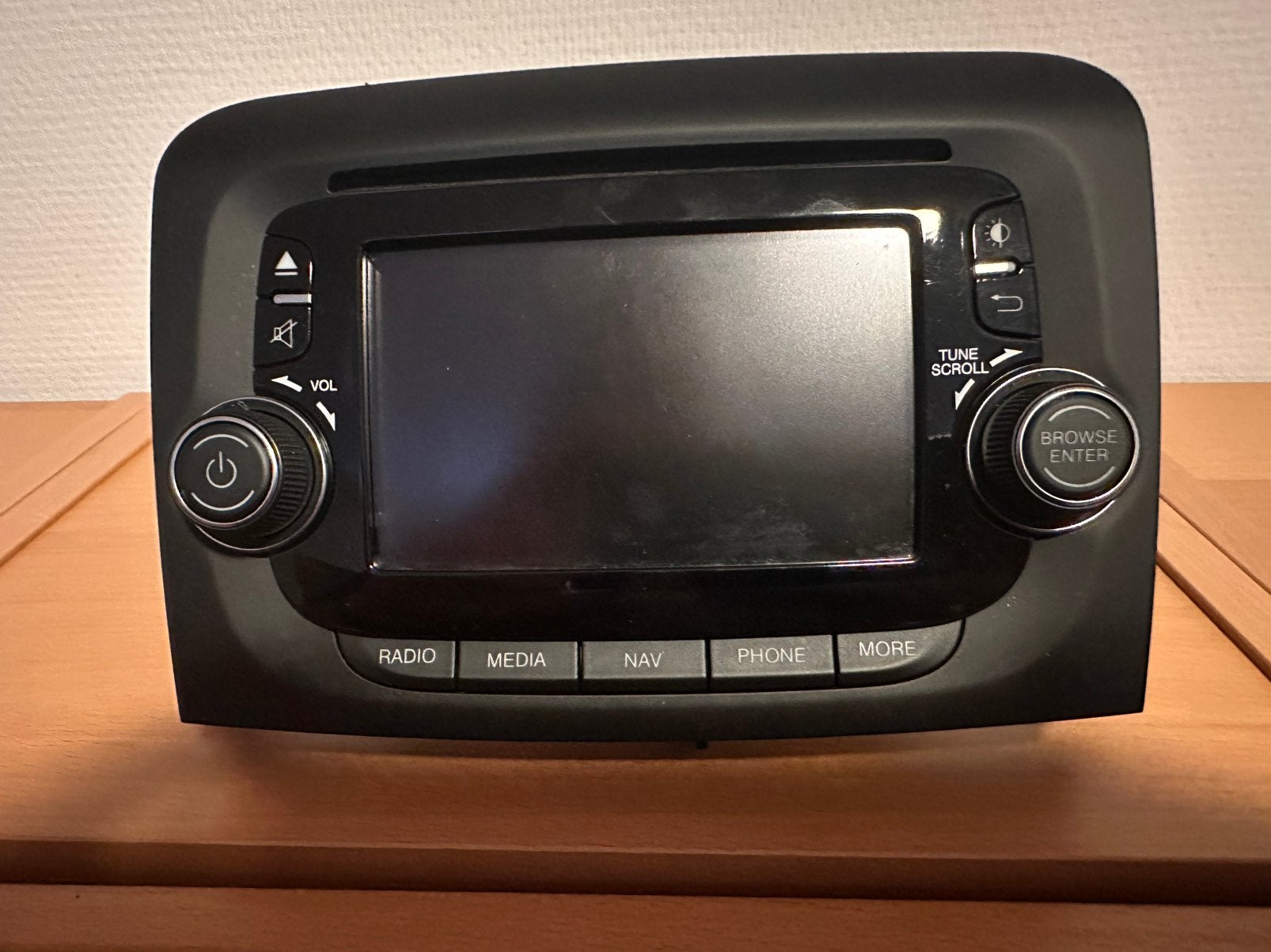 Fial 500L autoradio, Ophalen, Zo goed als nieuw
