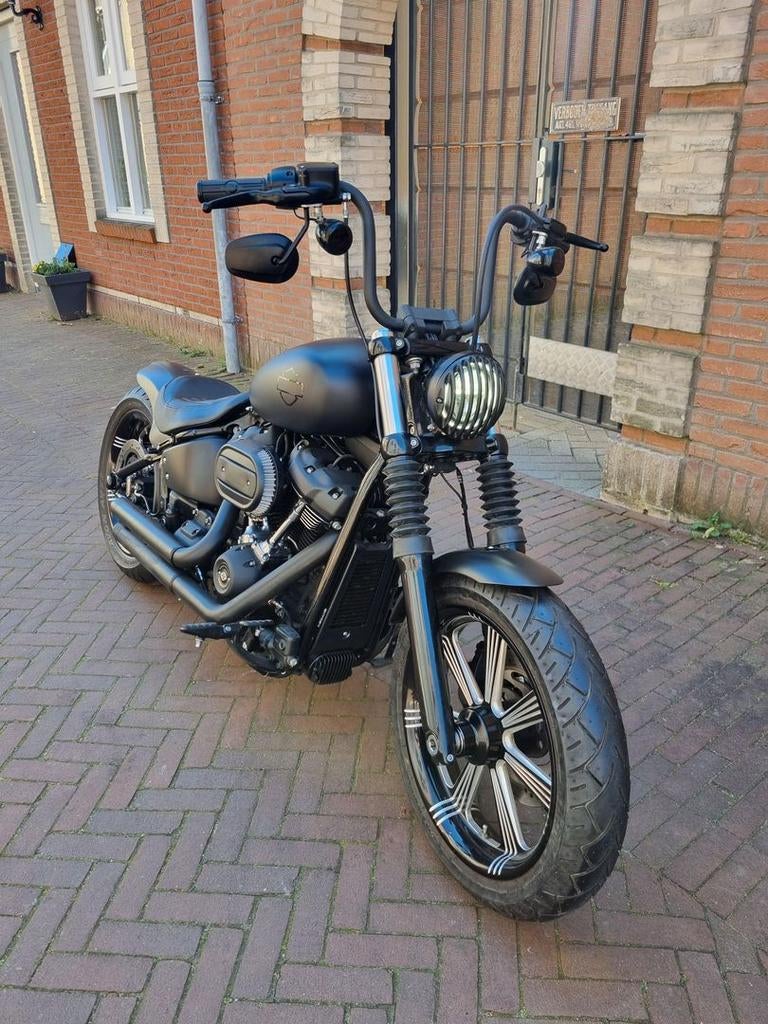 HARLEY-DAVIDSON STREET BOB M8 Geheel verbouwd! (bj 2018), 2 cilinders, 1690 cc, HARLEY-DAVIDSON, Chopper