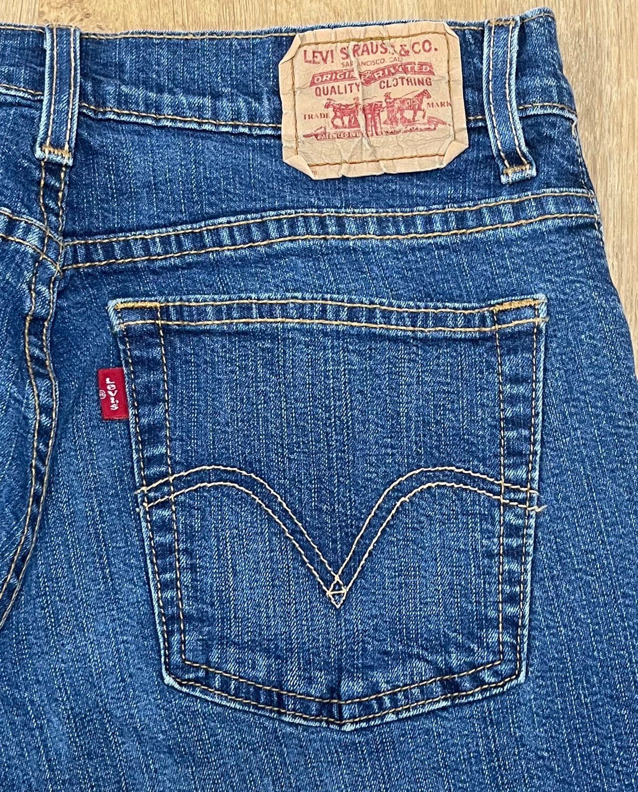 Levi’s 550 relaxed bootcut jeans marineblauw - Maat 8 S, Ophalen of Verzenden, Zo goed als nieuw, Blauw, W27 (confectie 34) of kleiner