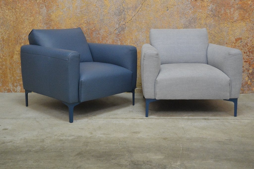 ZGANieuw 2 blauwe Bert Plantagie Adore design fauteuils, Leer, Bert plantagie, 75 tot 100 cm, Ophalen of Verzenden