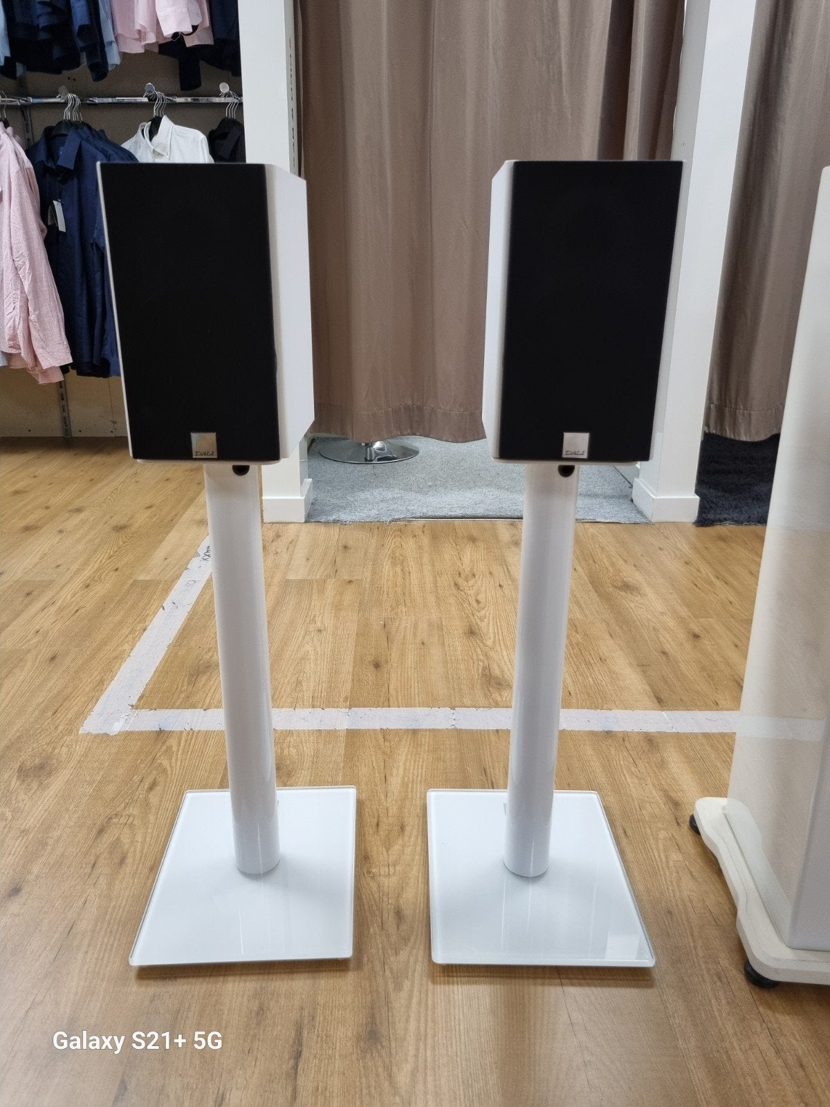 DALI Zensor 1 + originele DALI stands | Wit hoogglans |, Audio, Tv en Foto, Luidsprekers, Speakerset, //, Zo goed als nieuw, 60 tot 120 watt