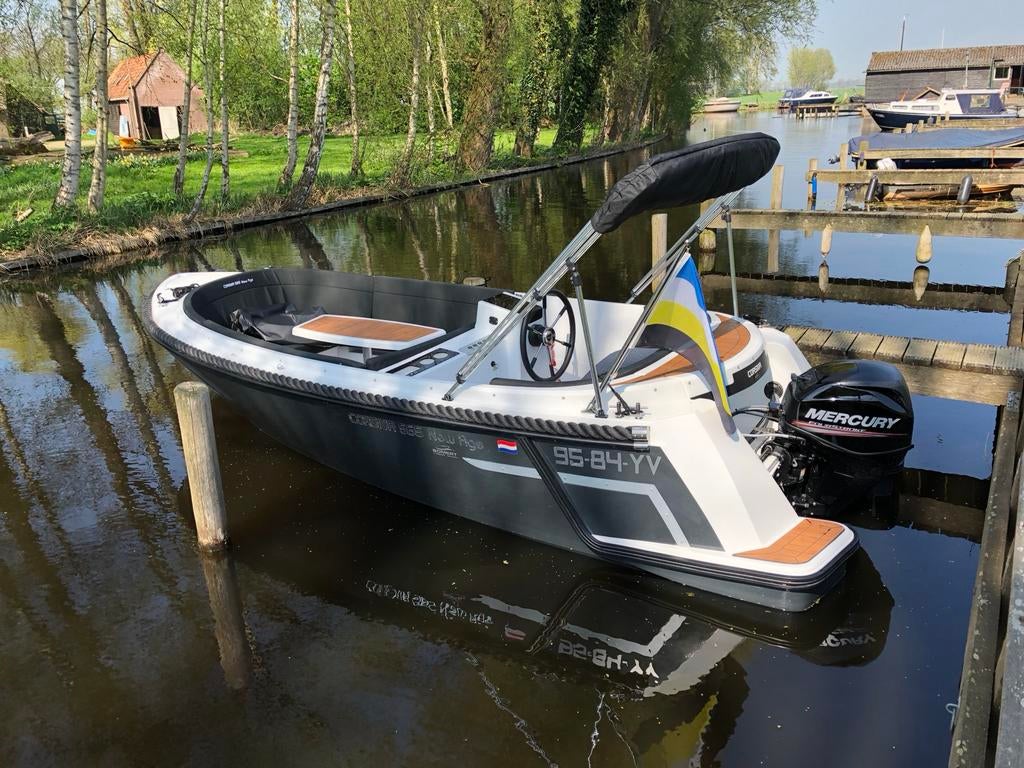 Sloep Corsiva 565 met Mercury 25 pk (met hydraulische trim), Ophalen, Zo goed als nieuw, Buitenboordmotor, Polyester