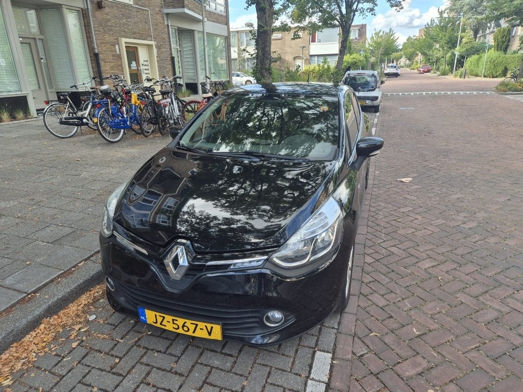 Renault Clio Limited TCe 90pk Eco 2016 Zwart, Auto's, 898 cc, USB, Euro 6, Zwart