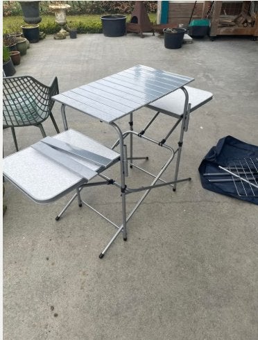 Nieuwstaat Kampeer tafel/kampeerkeuken aluminium opvouwbaar, Ophalen, Zo goed als nieuw, Campingmeubel-accessoire