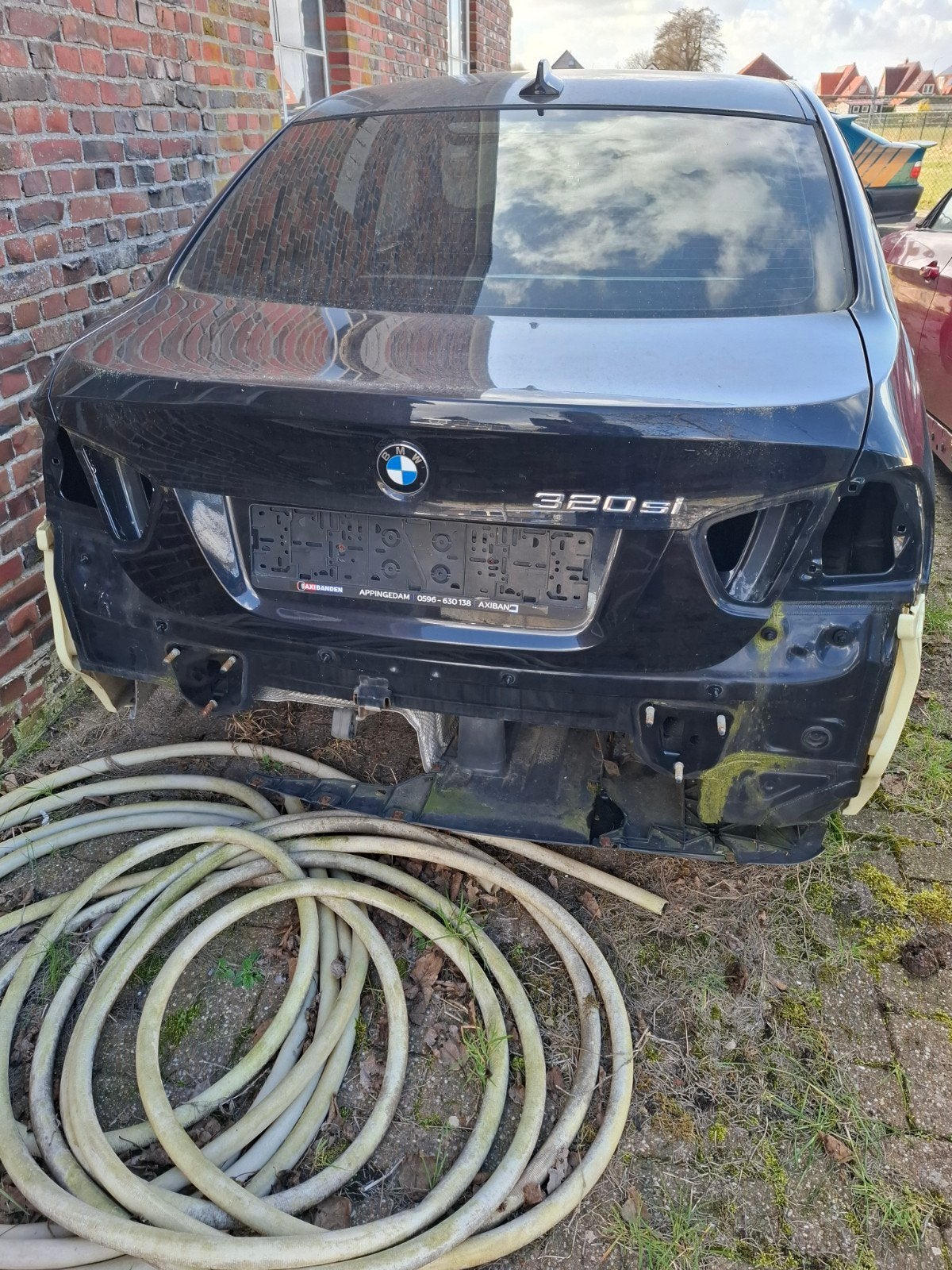 BMW 320si body incl kenteken Achterklep en Deuren - Gebruikt, Auto-onderdelen, Ophalen, Gebruikt, Achterklep, BMW