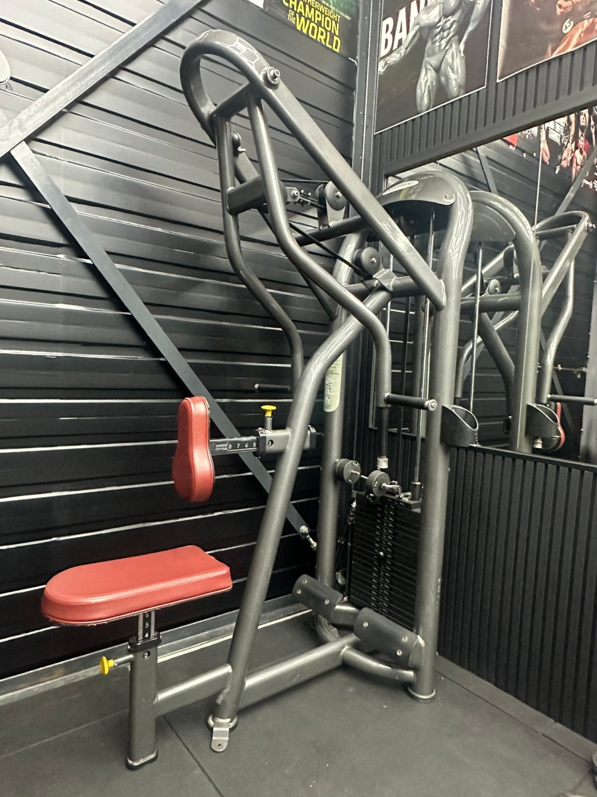 Matrix Seated Row 134kg, Ophalen, Krachtstation, Zo goed als nieuw, Rug