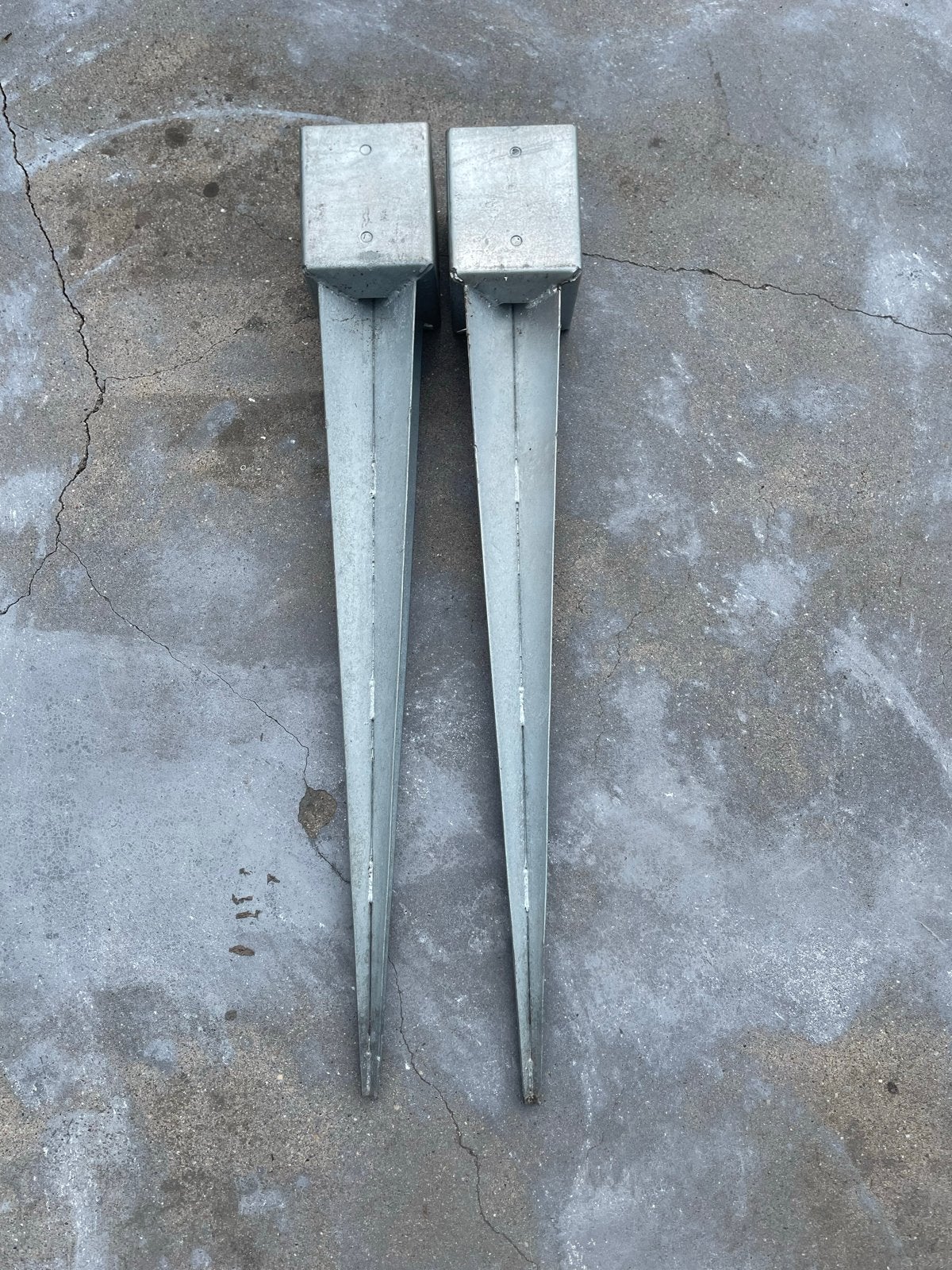 2x Gegalvaniseerde Paalpunten 12 cm - Nieuwstaat, Tuin en Terras, Palen, Balken en Planken, Ophalen, Zo goed als nieuw, Minder dan 180 cm