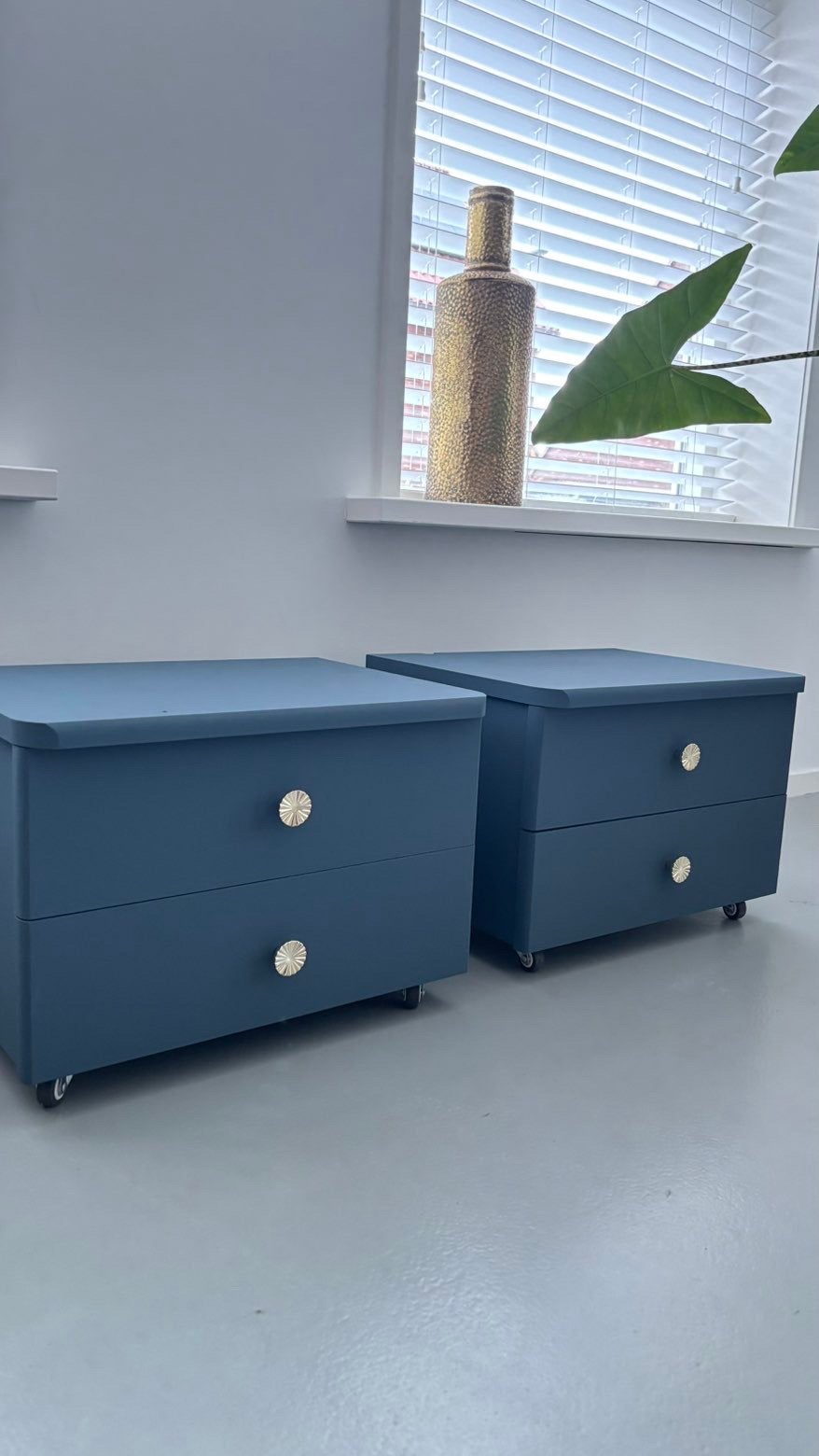 Boulevard blue nachtkastjes, Huis en Inrichting, Slaapkamer | Nachtkastjes, Ophalen, Zo goed als nieuw, Minder dan 45 cm, Minder dan 55 cm