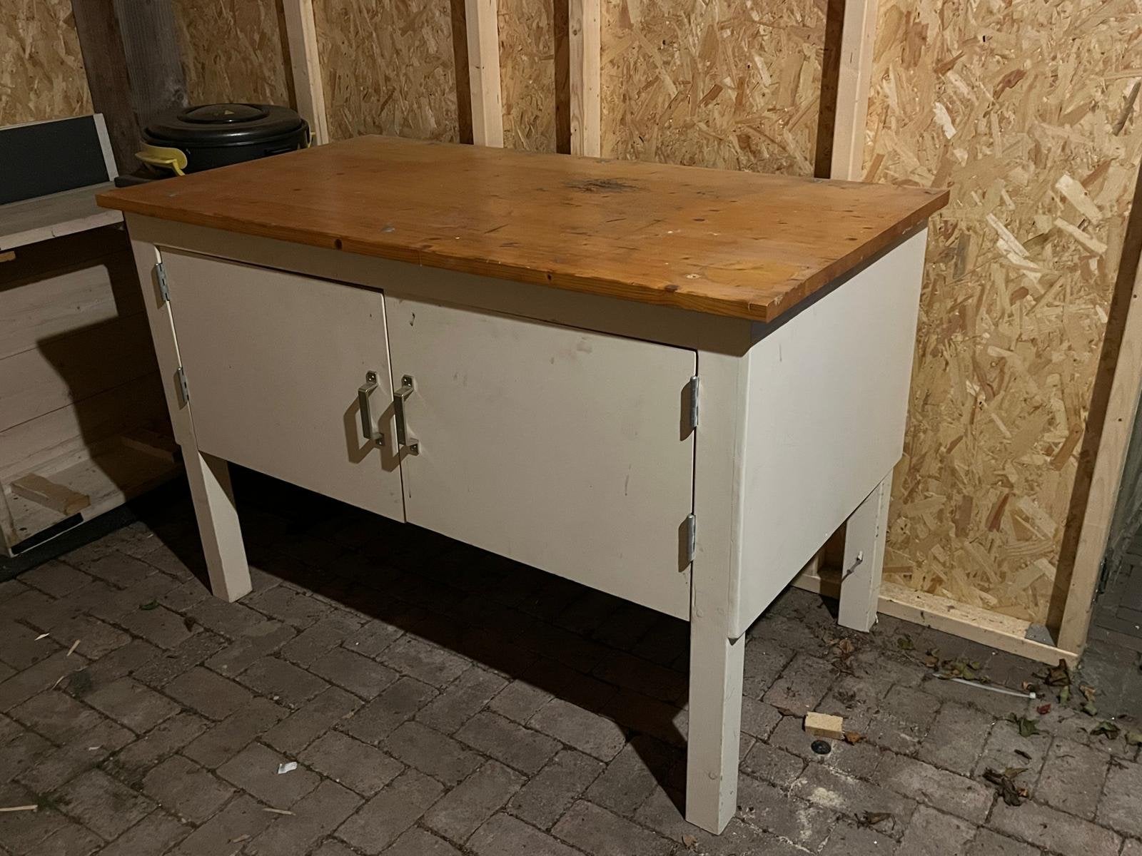 Stevige Werkbank / Werktafel met opbergruimte, Doe-het-zelf en Verbouw, Ophalen, Gebruikt, 70 tot 120 cm