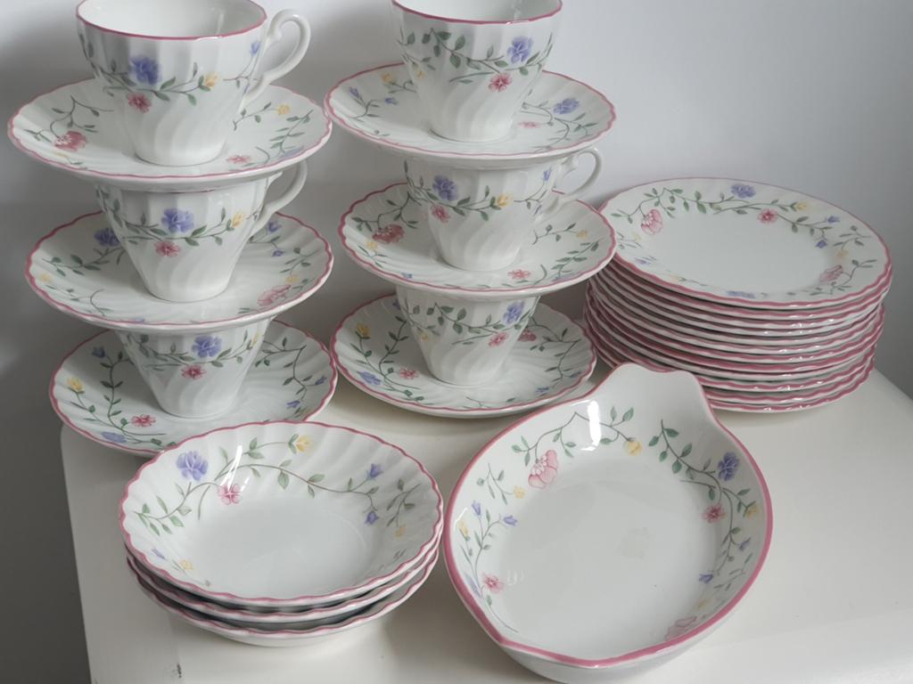 Summer Chintz, niet gebruikt., Ophalen of Verzenden, Porselein, Overige stijlen, Bord(en)