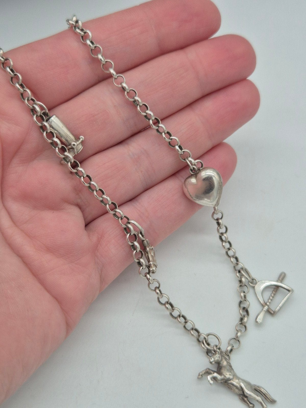 Mooie zilveren vintage bedelketting 925 met paardenthema, Verzenden, Gebruikt, Zilver