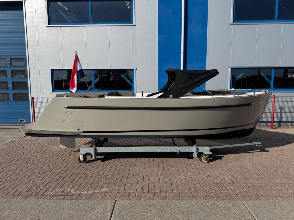 Maxima 630 - Vernieuwd model met Honda 30 pk en vast roer, Watersport en Boten, Overige typen, Zonnedek, Nieuw, 6 m