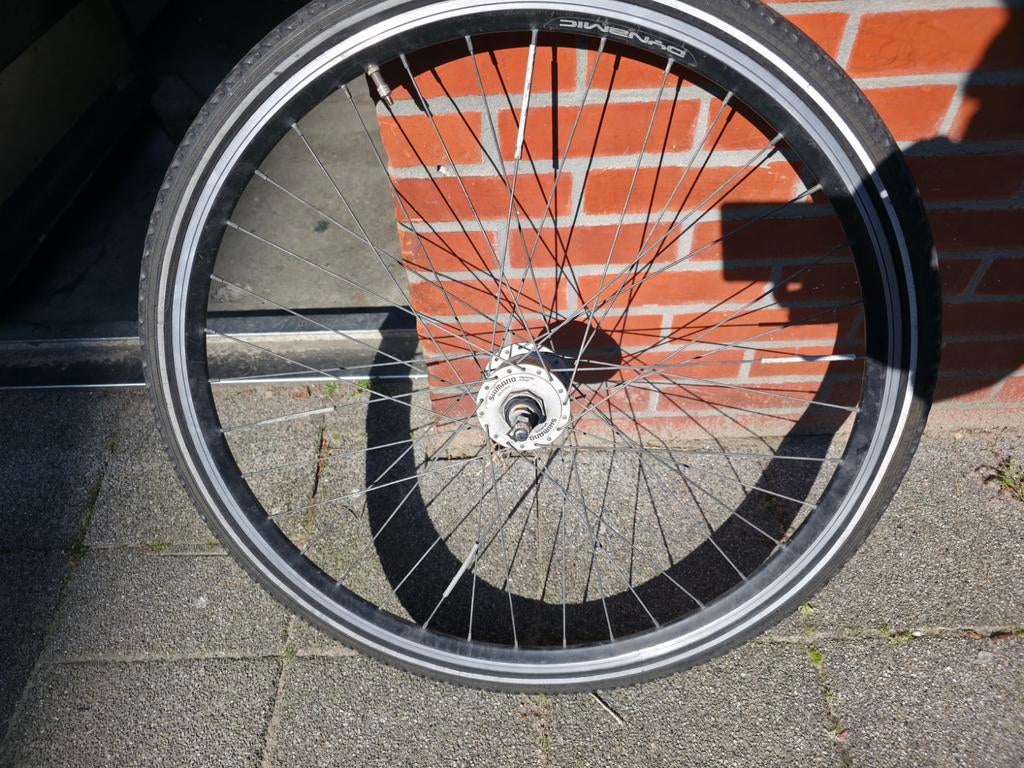 Fiets zwarte voorwiel met shimano nexus dynamo naaf, Fietsen en Brommers, Fietsonderdelen, Ophalen
