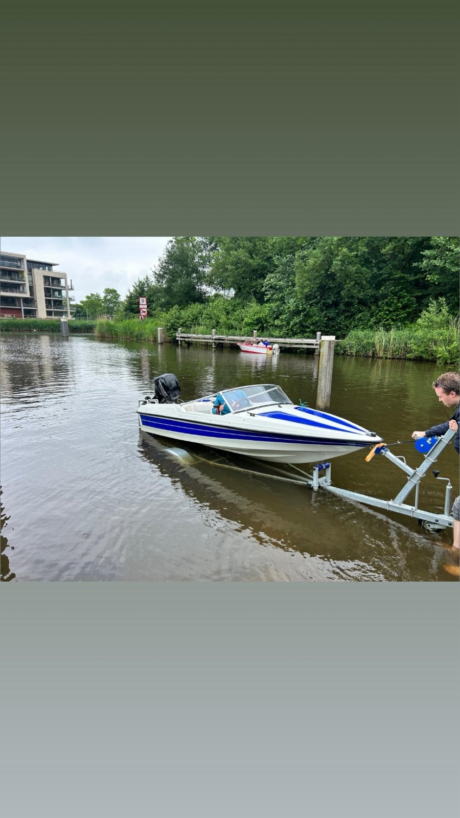 Speedboot met buitenboordmotor 15pk, Watersport en Boten, Ophalen of Verzenden, Zo goed als nieuw, Drie personen of meer, Overige typen