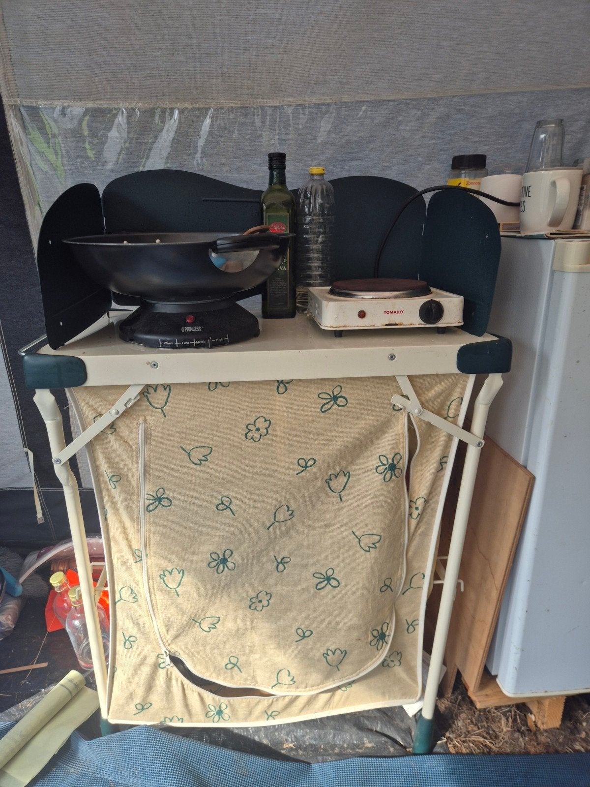 Campingkeuken met windscherm en opbergruimte, Ophalen of Verzenden, Zo goed als nieuw