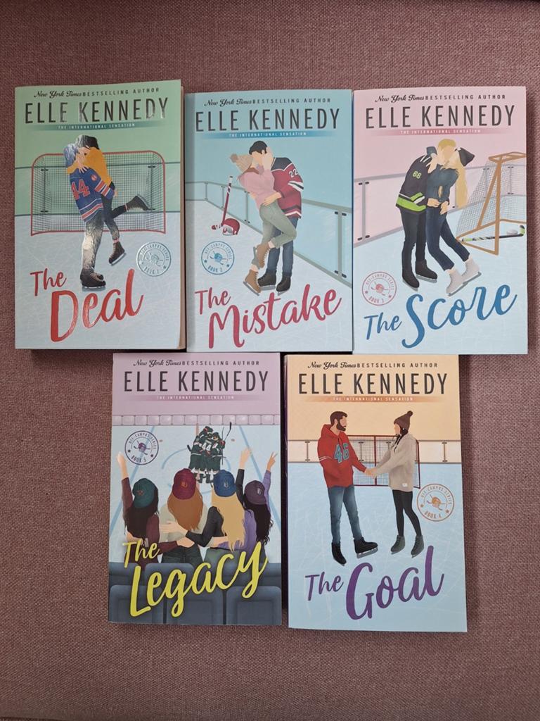 Elle Kennedy Off-Campus serie (Engels) - verkocht!!, Boeken, Ophalen of Verzenden, Nieuw, Elle Kennedy