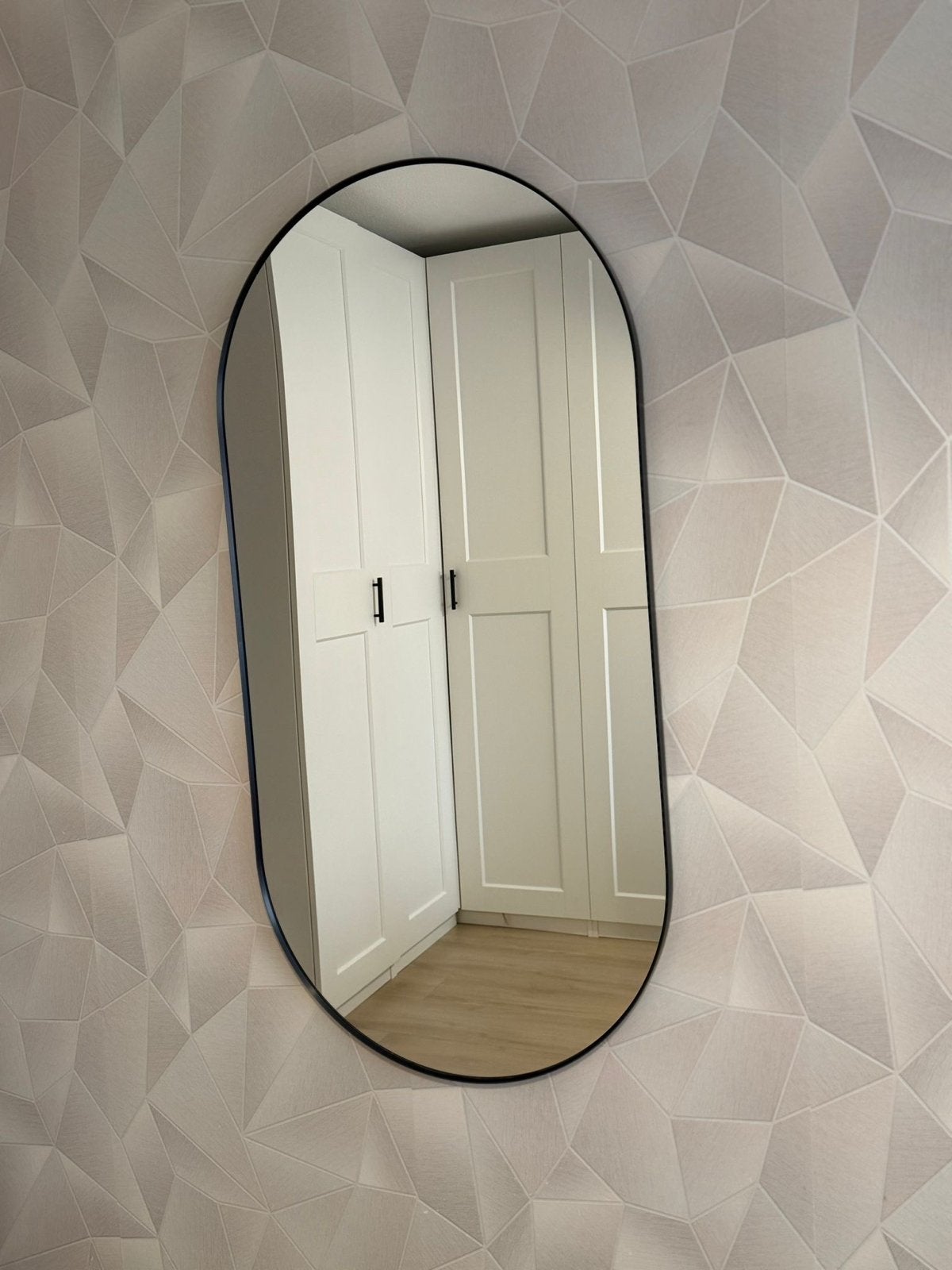 Mooie zwarte ovale spiegel van IKEA, Ophalen, 100 tot 150 cm, Nieuw, Ovaal