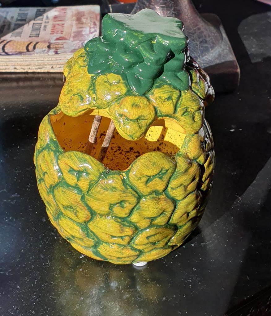 Bloempotje ananas, Gebruikt, Rond, Ophalen of Verzenden, Aardewerk