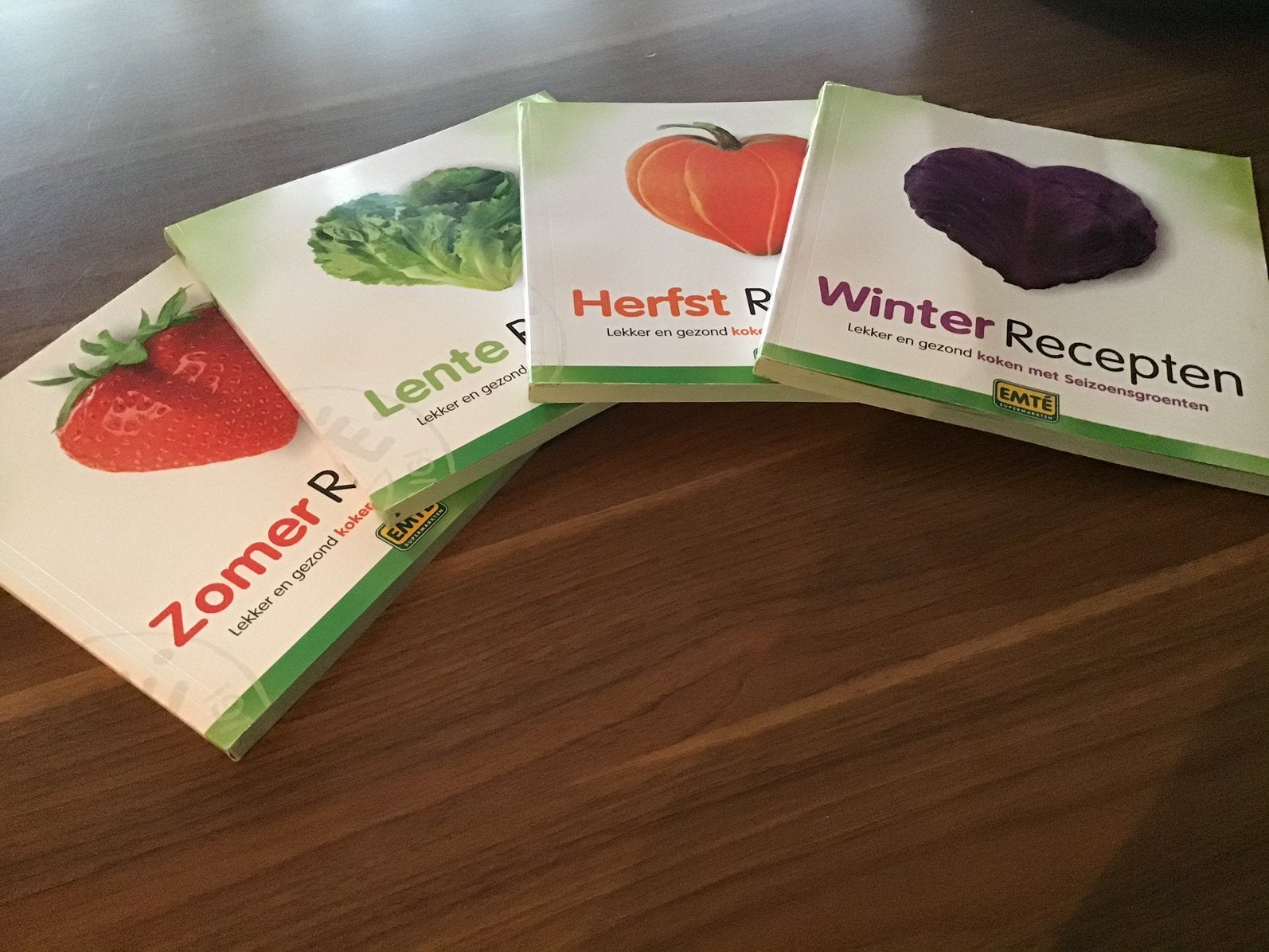 Z.g.a.n. 4 leuke seizoenen kookboekjes. NU samen 5€, Boeken, Ophalen of Verzenden, Zo goed als nieuw, Nederland en België