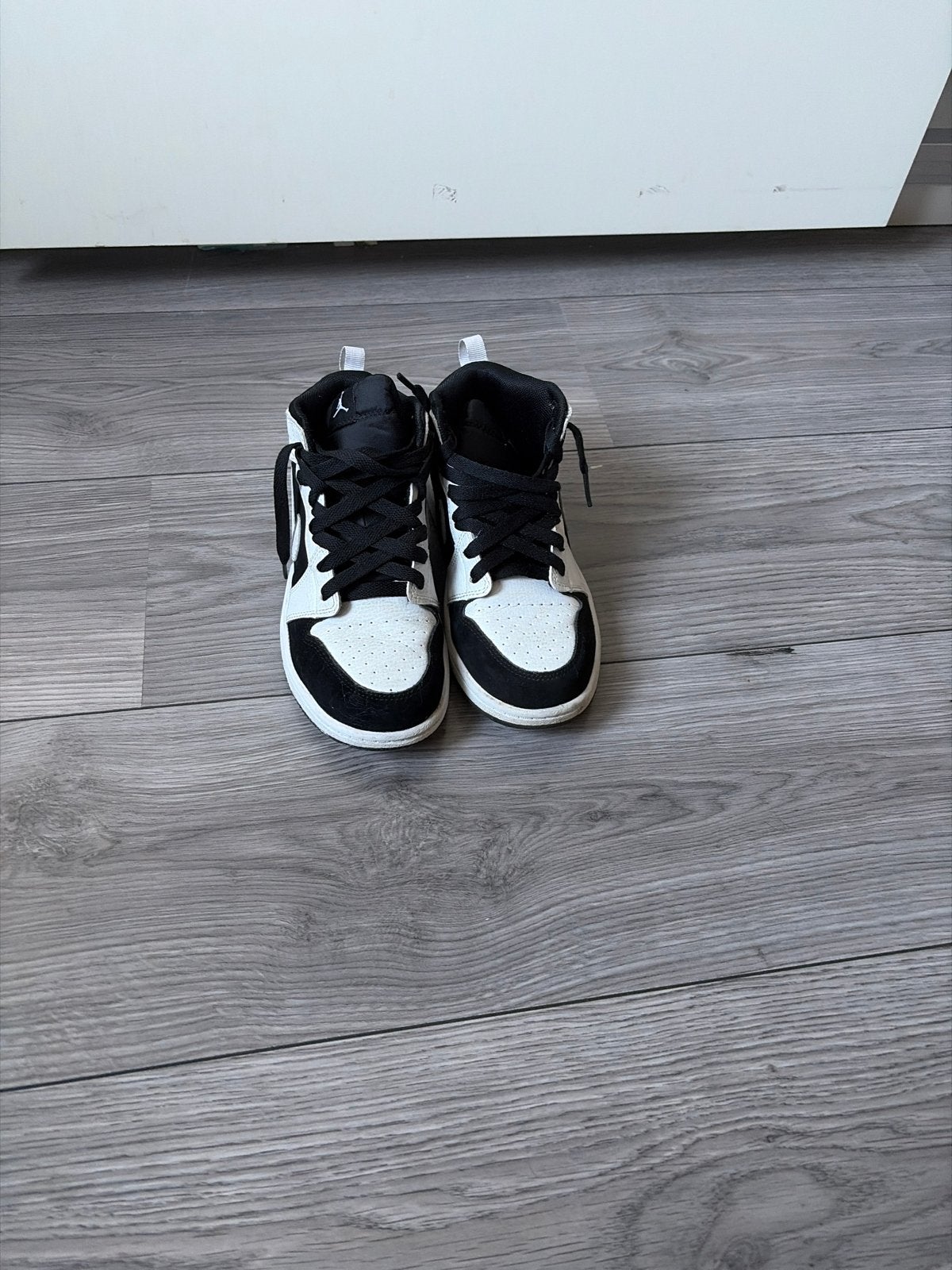 Nike Air Jordan 1 Mid - Zwart/Wit - Maat 34/35, Kinderen en Baby's, Ophalen, Gebruikt, Jongen of Meisje, Schoenen