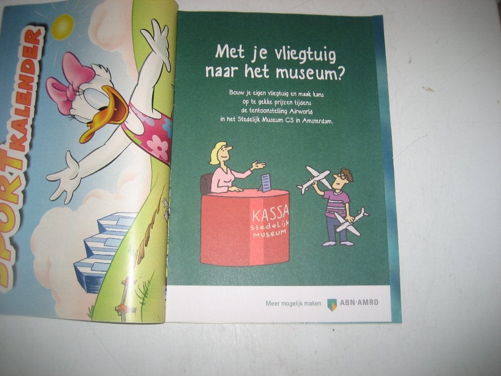 vliegtuig bouwplaat karton, Hobby en Vrije tijd, Overige merken, 1:200 of kleiner, Ophalen of Verzenden, Zo goed als nieuw